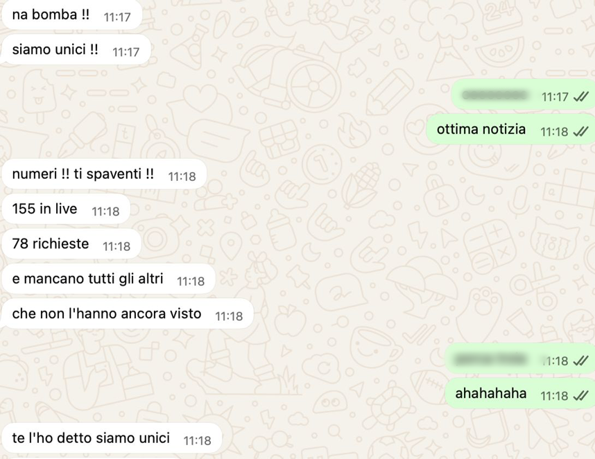Conversazione WhatsApp con un cliente del settore eventi soddisfatto dei risultati delle campagne